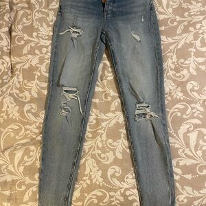 Classic Distressed Skinny Jeans in Blue